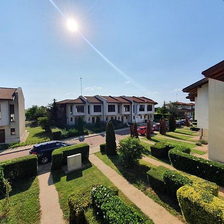 Golf Villa In Lighthouse Golf & Spa Resort Baltsjik Eksteriør bilde