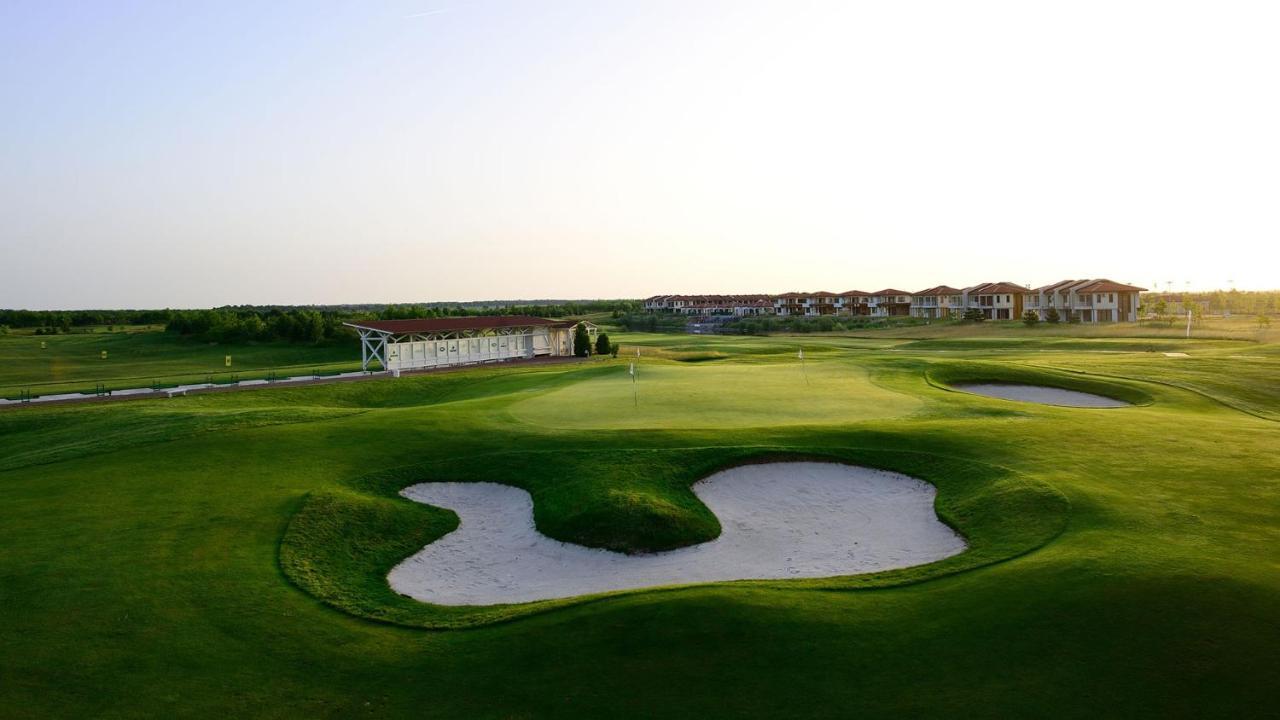 Golf Villa In Lighthouse Golf & Spa Resort Baltsjik Eksteriør bilde